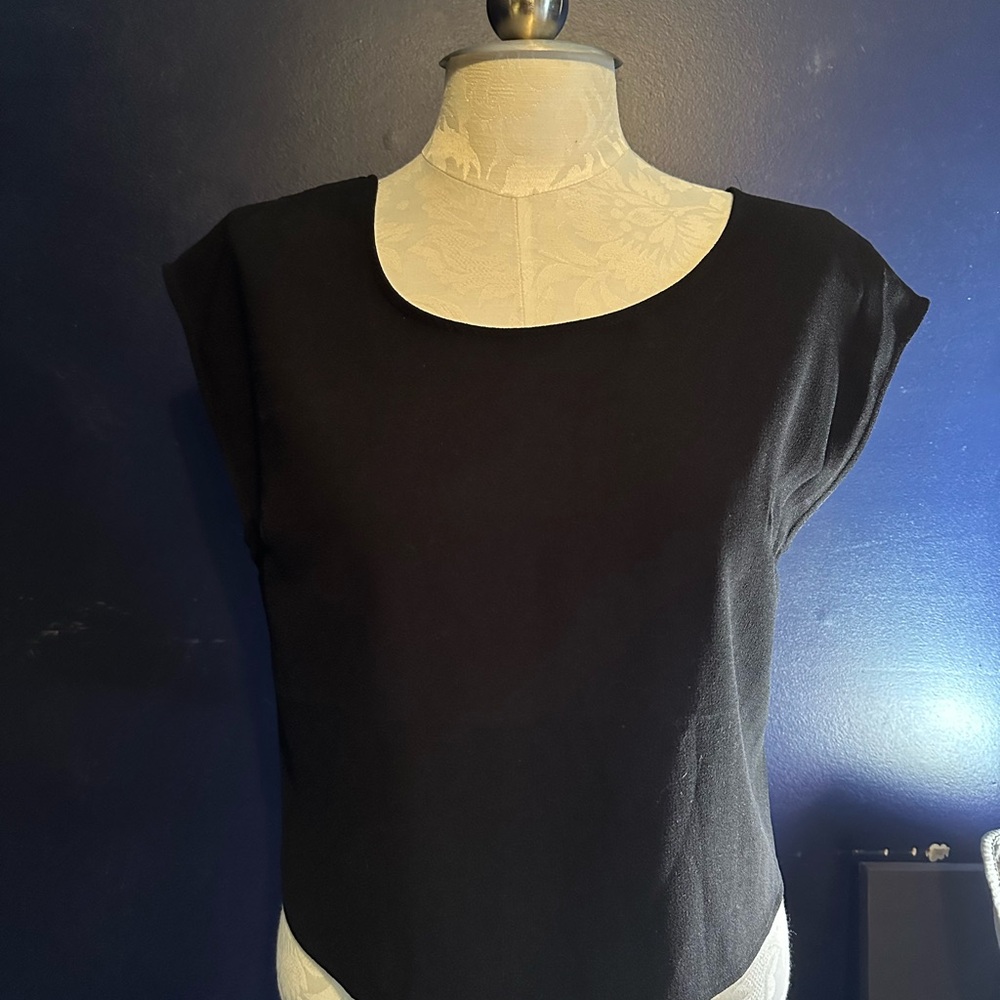 Express Black Open Back Strappy Bodysuit Women’s Elegant Cap Sleeve size large